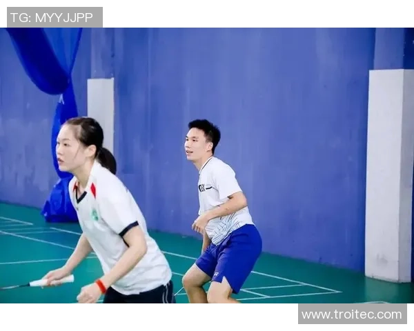 羽毛球的魅力与挑战：深入探讨上海羽毛球队的中路战术创新与突破